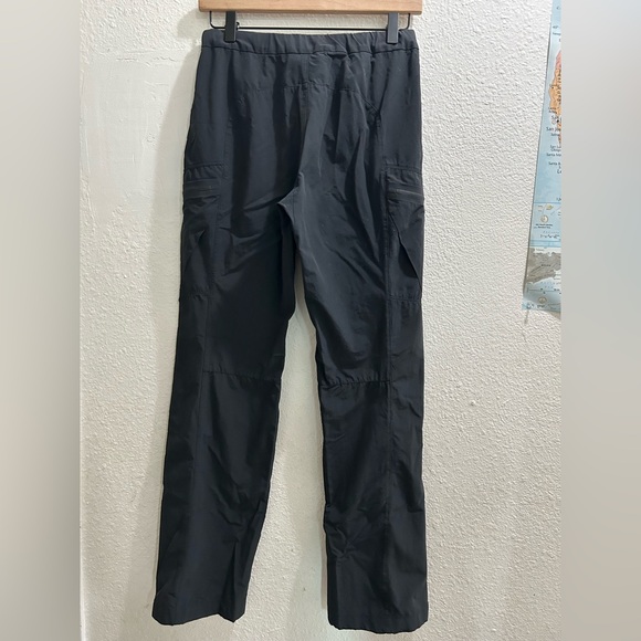 SOLD ******. ARC ' TERYX WOMENS LIGHT WEGHT PANTS SIZE 4 - Picture 5 of 8